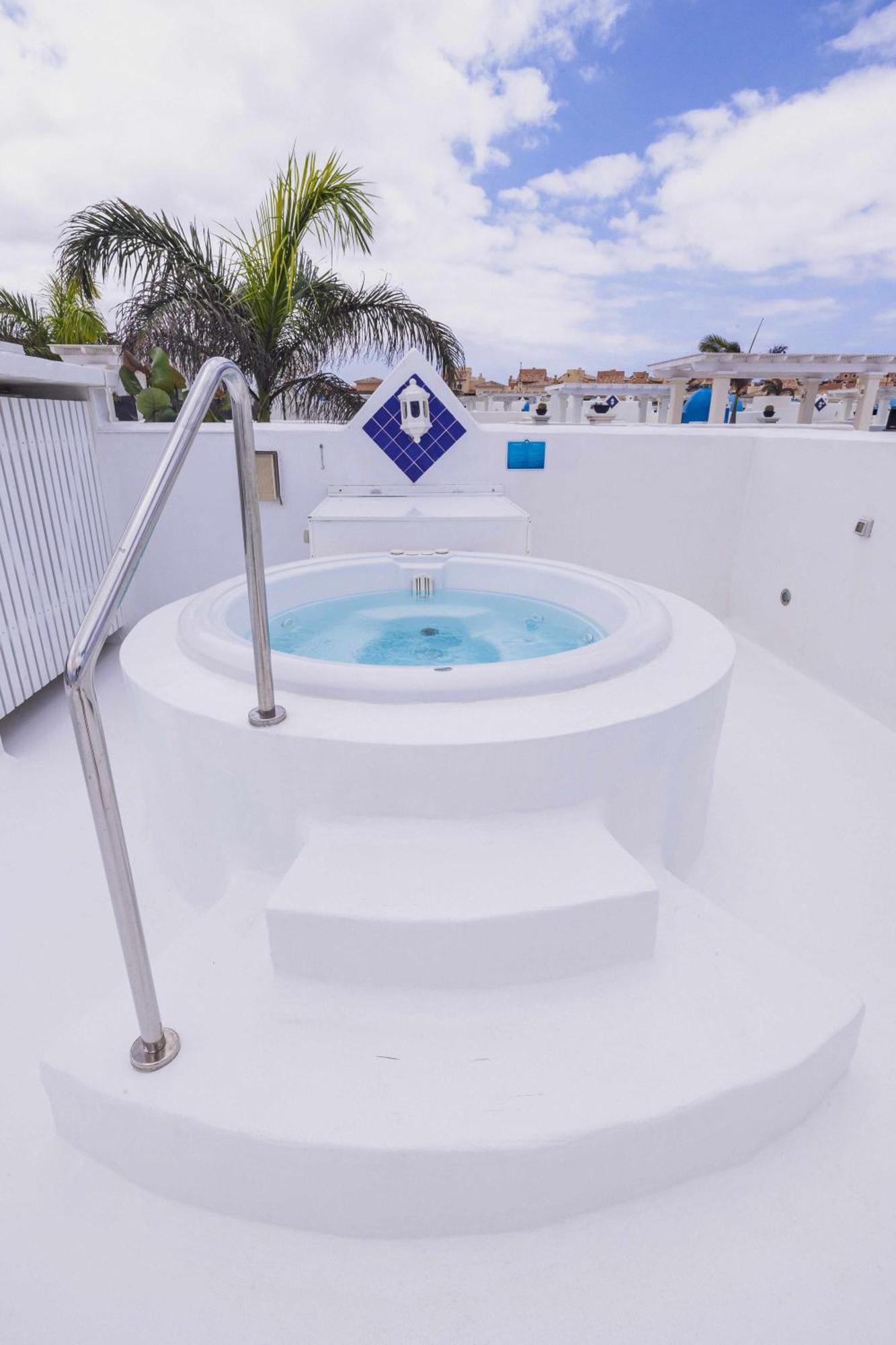 Villa Tiguaro Piscina Climat Jacuzzy Ac Villa 9 12 คอร์ราเลโฮ ภายนอก รูปภาพ